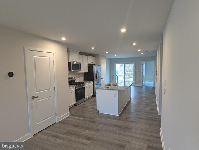 Building Photo - 114 RED LION Ct