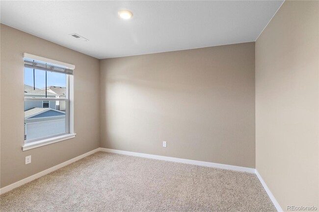 Building Photo - 827 Quatar St