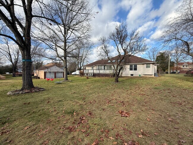 Building Photo - 49 Orris Ave