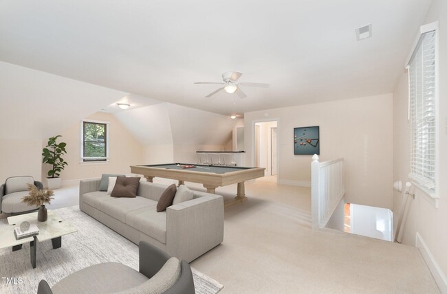 Building Photo - 6321 Gainsborough Dr