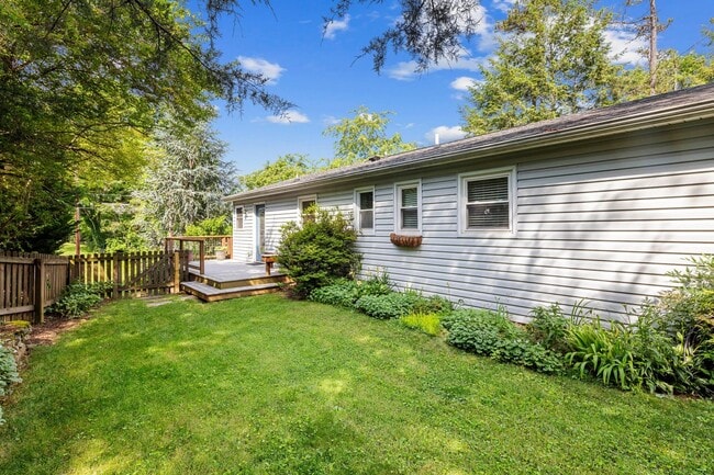 Building Photo - 2-4 Village Park Dr