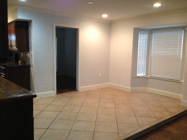 Building Photo - 4817 Roberts Dr