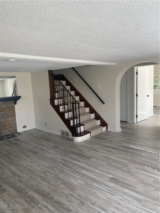 Building Photo - 35755 Miles Rd