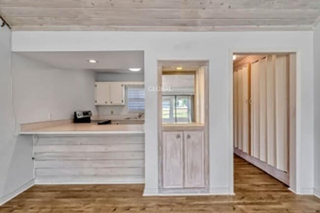 Building Photo - Charming 2-Bed, 2-Bath Condo Minutes from ...