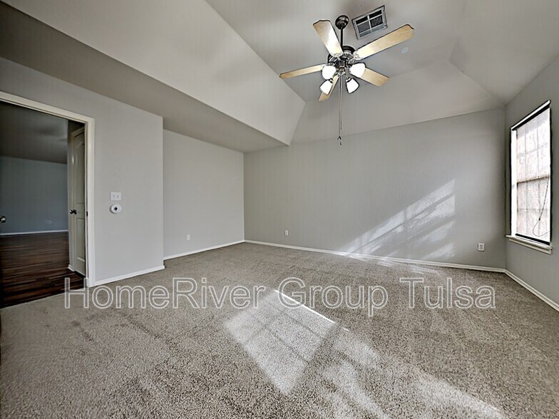 Building Photo - 10330 East 112th Pl S