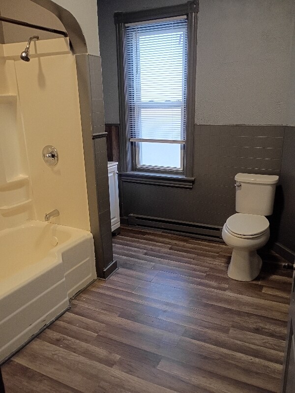 Building Photo - 734 Lehman St