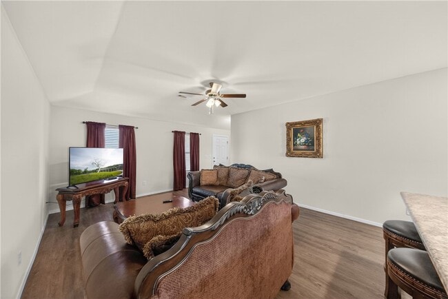 Building Photo - 8110 Dogwood Dr