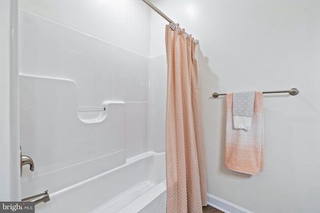 Building Photo - 1005 Admiral Ln