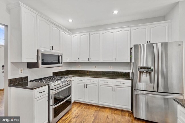 Building Photo - 44141 Merrywood Ct