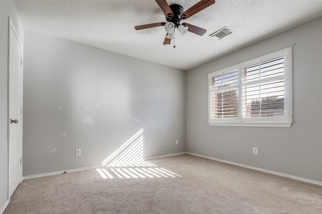 Building Photo - 7231 Winter Song Dr