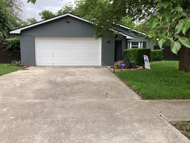 Primary Photo - 1708 Goode Dr