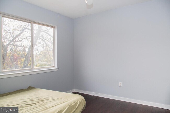 Building Photo - 828 Chanticleer