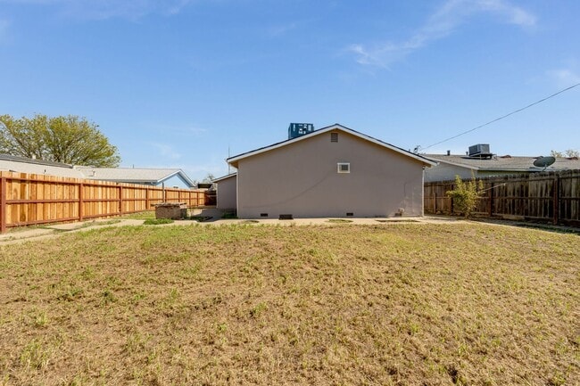 Building Photo - 7726 Laurie Way