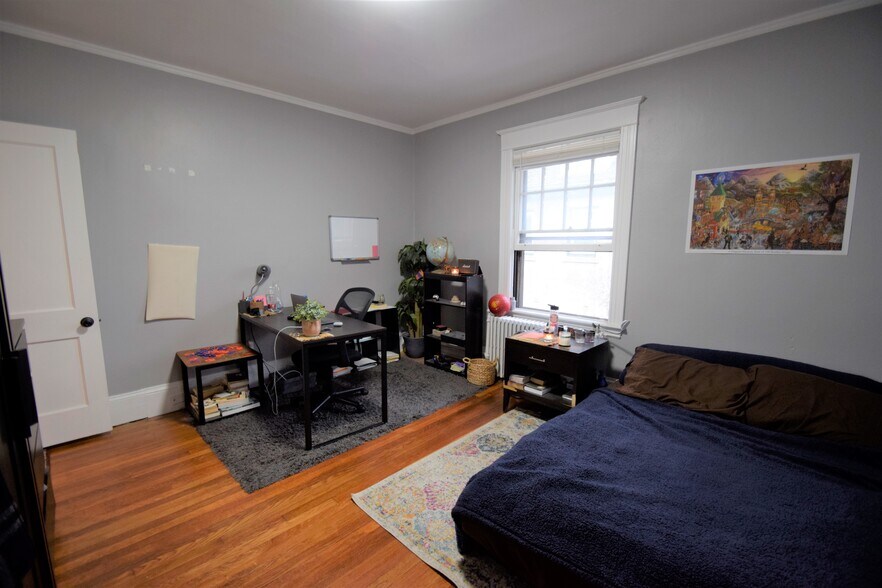 Building Photo - 235 Chestnut Hill Ave