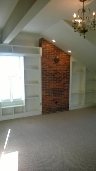 Master Bedroom - 1339-2 W North Ave