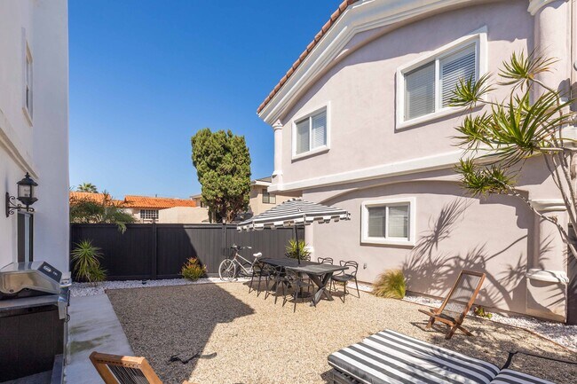 Building Photo - 2113 Harriman Ln