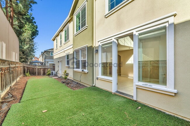 Building Photo - 2743 Lavender Ter