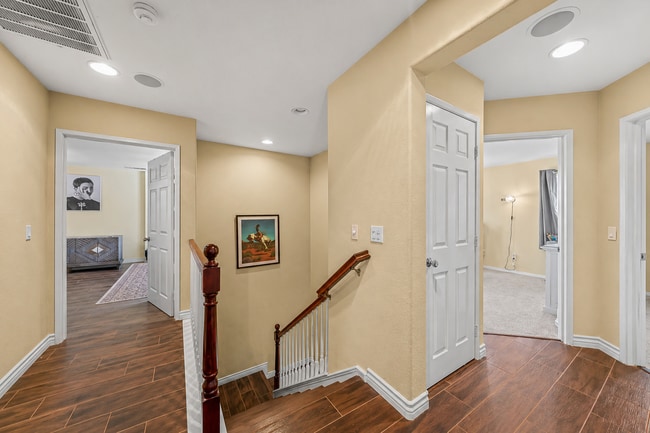 Building Photo - 1732 Wolf Canyon Loop