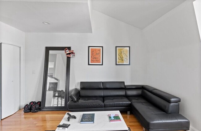 Building Photo - 208 Washington Ave