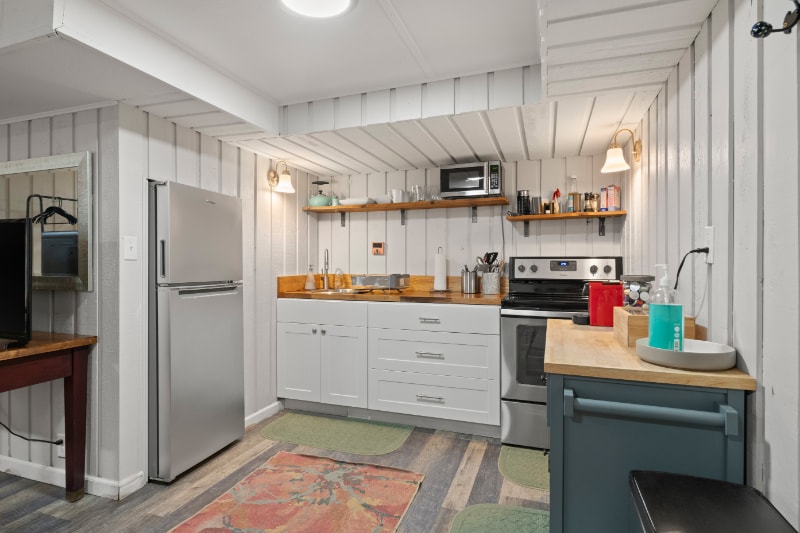 Building Photo - 540 E Pine St