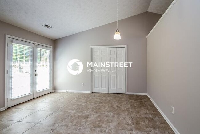 Building Photo - 3 Bedroom Pet-Friendly Home in Covington, ...