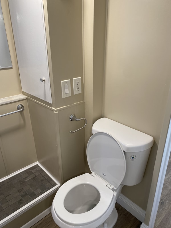 Building Photo - 33480 Beverly Dr