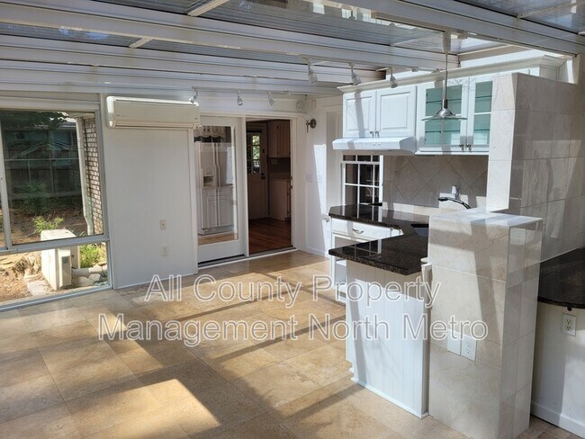 Building Photo - 777 Foxcroft Cir SE