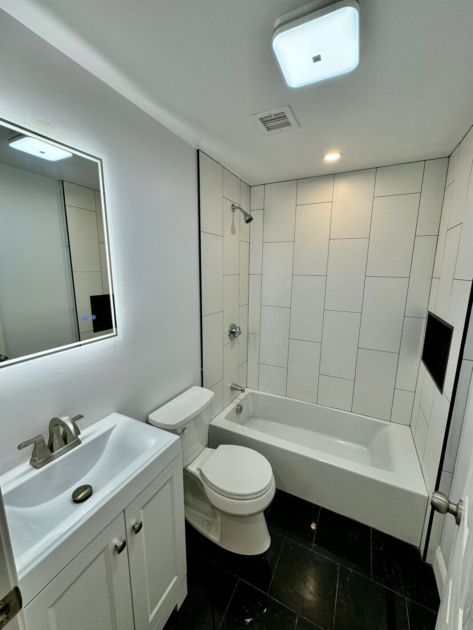 Building Photo - 74 Corona St