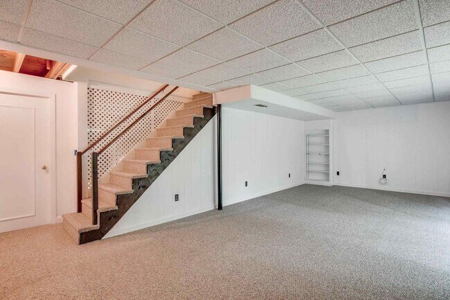Building Photo - 27 Buttonwood Rd