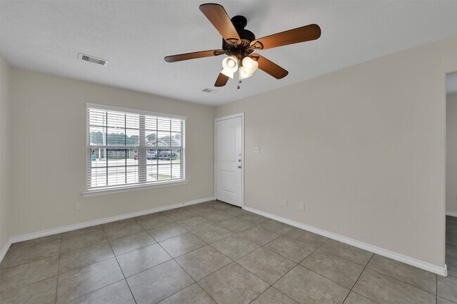 Building Photo - 163 S Bend Ct
