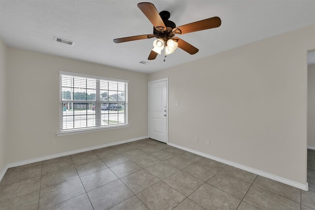 Building Photo - 167 S Bend Ct