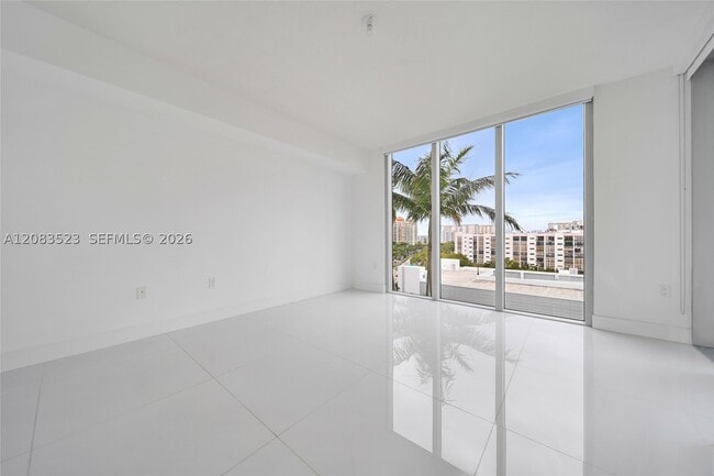 Building Photo - 300 Sunny Isles Blvd