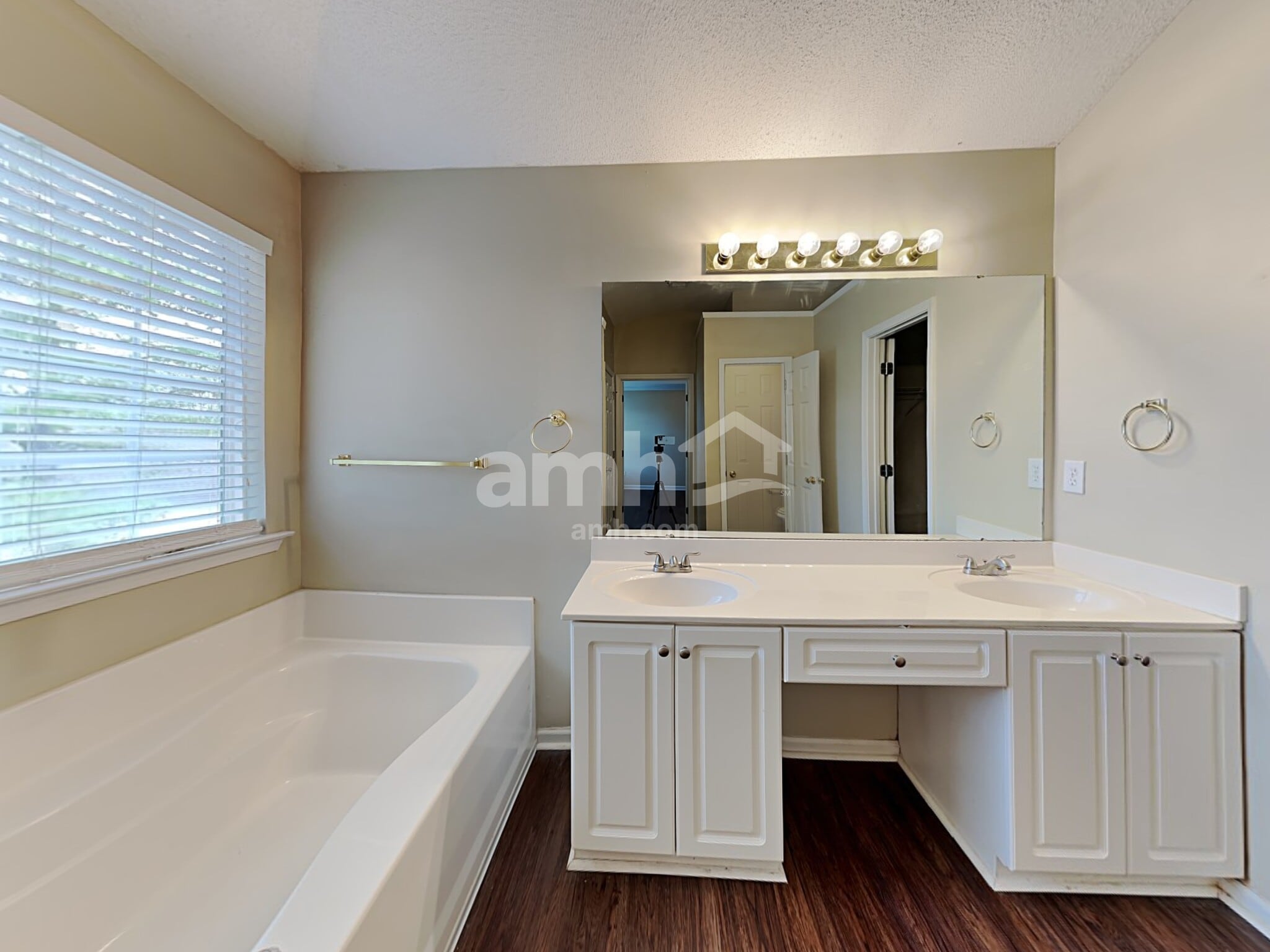 Building Photo - 145 Sandy Ln