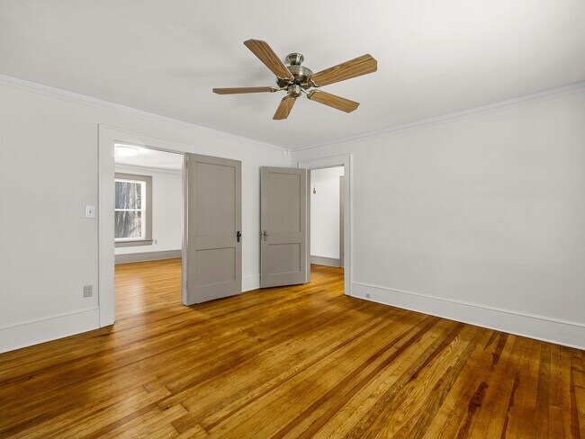 Building Photo - Downtown Greer Charmer: Spacious 3-Bed, 2 BA Home with Screened Porch, Carport & Hardwoods, NO AP...