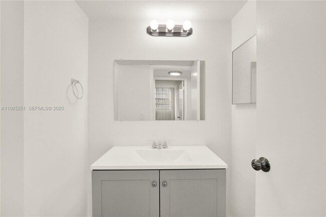 Building Photo - 3620 SW 114th Ave