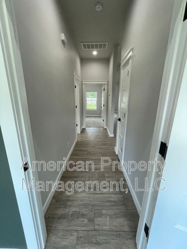 Building Photo - 311 N Choctaw Ave