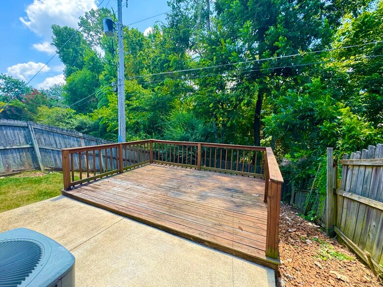 Building Photo - 1217 Brady Hollow Ln