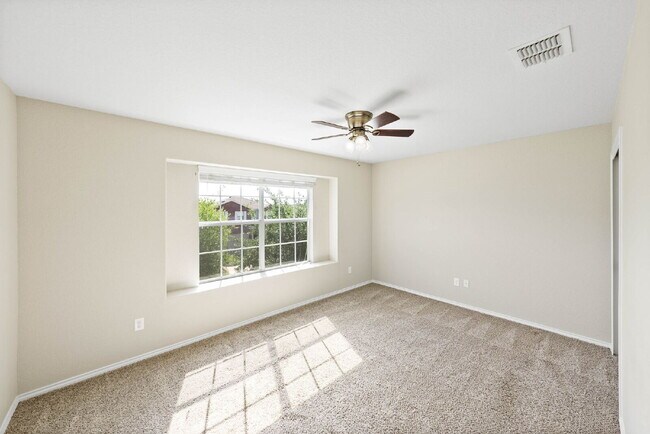 Building Photo - Flexible 5-Bedroom Rental Home in Alamo Ra...