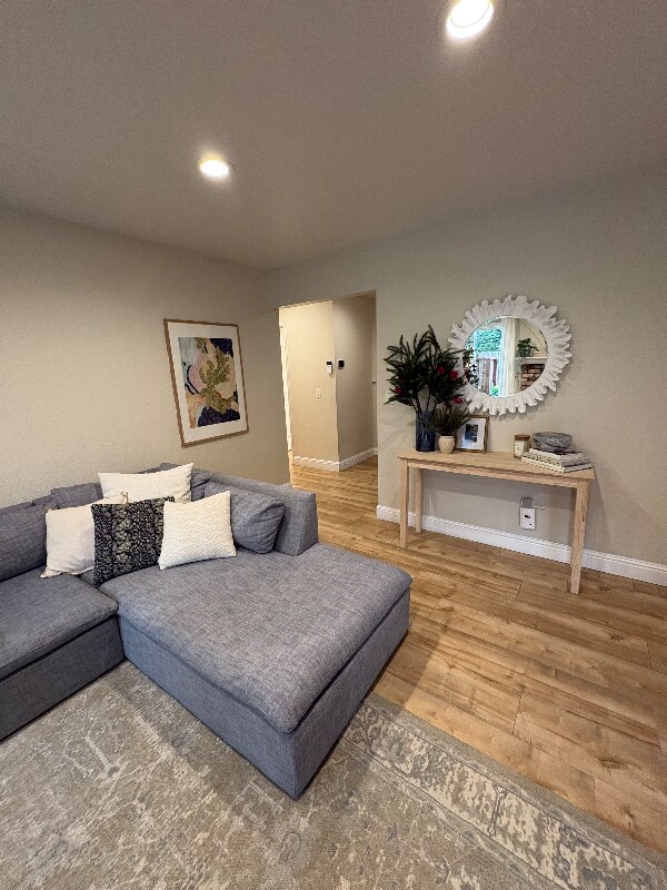 Building Photo - 984 San Miguel Rd