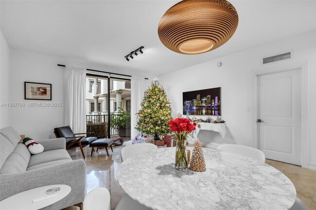 Building Photo - 1650 Galiano St