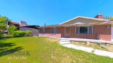 Building Photo - Great 5 Bed Now Available in Riverton