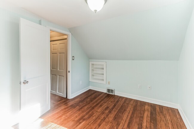 Building Photo - 1519 Boulevard