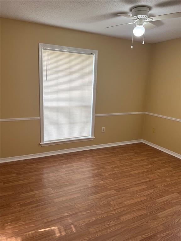 Building Photo - 4861 Woodcliff Dr N