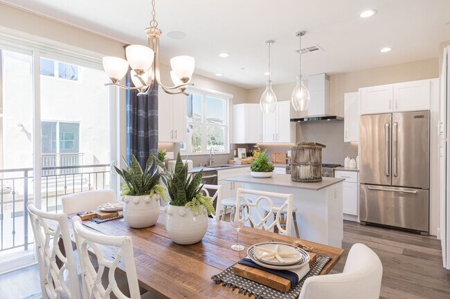 Interior Photo - Paxton Calabasas