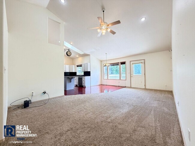 Building Photo - Beautiful 4BR Home Near Orting with Large Yard, Oversized Garage & A/C