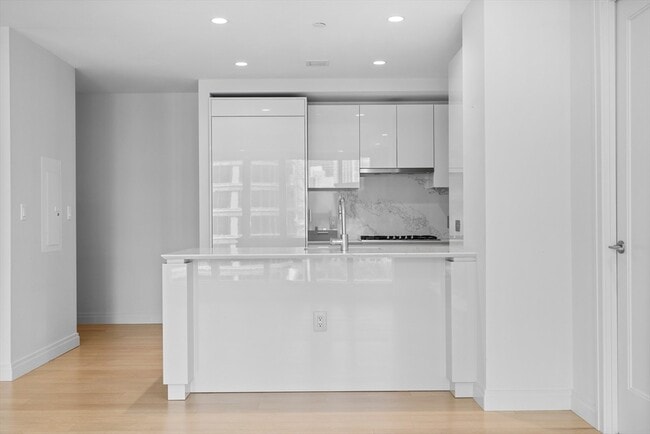 Building Photo - 135 Seaport Blvd