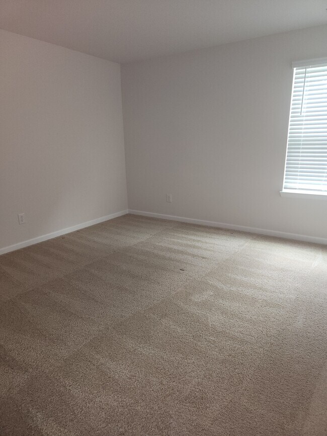 Building Photo - 4517 Sandstone Dr