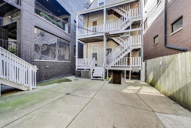 Building Photo - 2643 N Mildred Ave