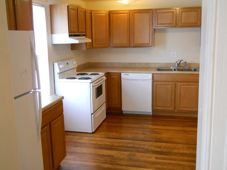 Building Photo - 97 N Winooski Ave