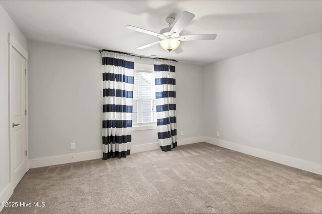 Building Photo - 730 Edgerton Dr